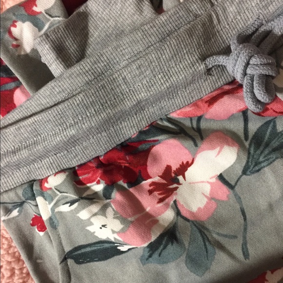 🌸 LAST 1🌸 EMMA FLORAL PRINT JOGGERS NWT🌸 - Picture 5 of 7